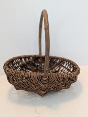 Vtg Handmade Woven Basket W/Handle Primitive Country Cottagecore Grandmacore